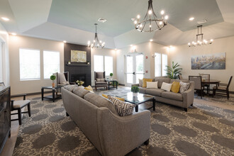 The Residences at Fox Meadow in Glenville, NY - Foto de edificio - Interior Photo