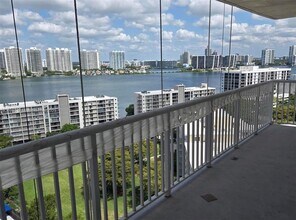 231 174th St in Sunny Isles Beach, FL - Building Photo - Building Photo