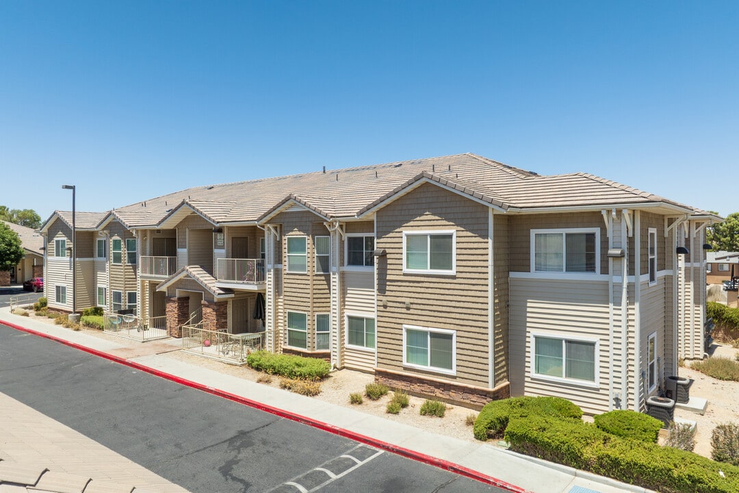 Rodeo Drive Meadows in Victorville, CA - Foto de edificio