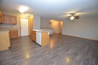 775 SE Olson Dr in Waukee, IA - Building Photo - Building Photo