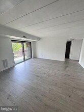 273 E Village Rd in Southampton, PA - Building Photo - Building Photo