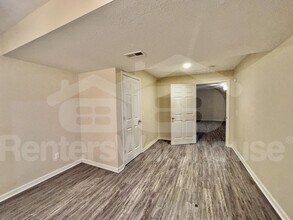 300 W North St in Prairie City, IA - Building Photo - Building Photo