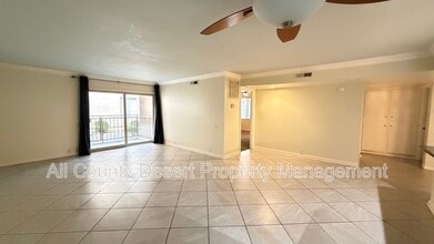 400 N Sunrise Way in Palm Springs, CA - Foto de edificio - Building Photo