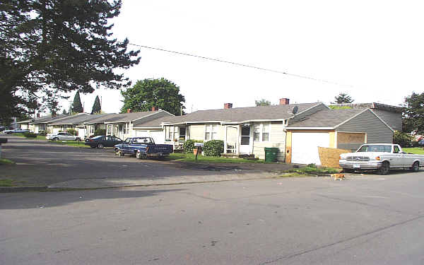 4332 NE Jarrett St in Portland, OR - Foto de edificio - Building Photo