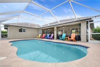 3425 SE 4th Ave in Cape Coral, FL - Foto de edificio - Building Photo