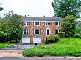 9124 Copenhaver Dr in Potomac, MD - Building Photo