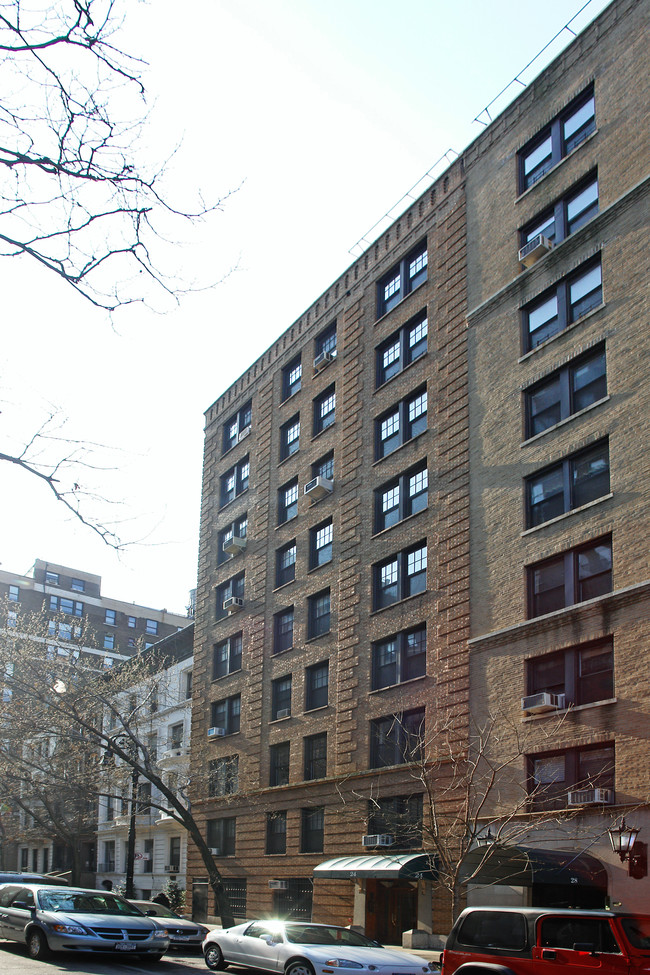 24 W 69th St in New York, NY - Foto de edificio - Building Photo