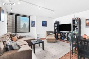 1641 3rd Ave in New York, NY - Building Photo