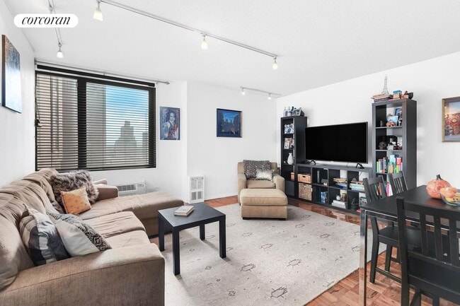 property at 1641 3rd Ave