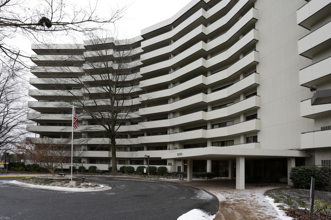 The Carlyle House in Arlington, VA - Building Photo - Building Photo