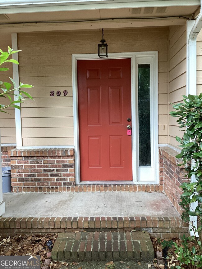 209 Hallowes Dr in St. Marys, GA - Building Photo - Building Photo