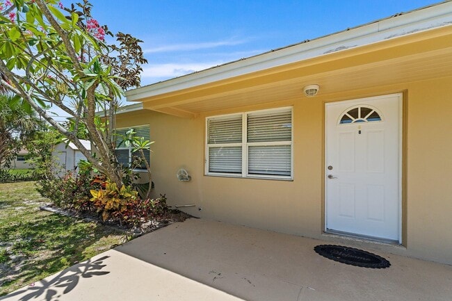 property at 19147 SE Hillcrest Dr