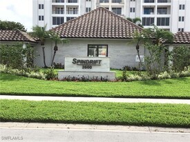 2600 Gulf Shore Blvd N in Naples, FL - Building Photo