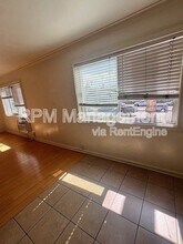 20327 W Saticoy St in Winnetka, CA - Building Photo - Building Photo