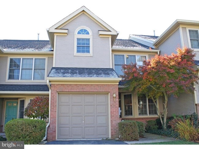 25 Benjamin Rush Ln