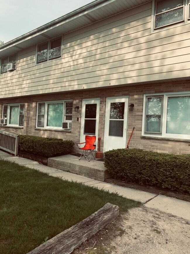 Unavailable Property at 4836 N Green Bay Rd in Racine, WI Listing Removed