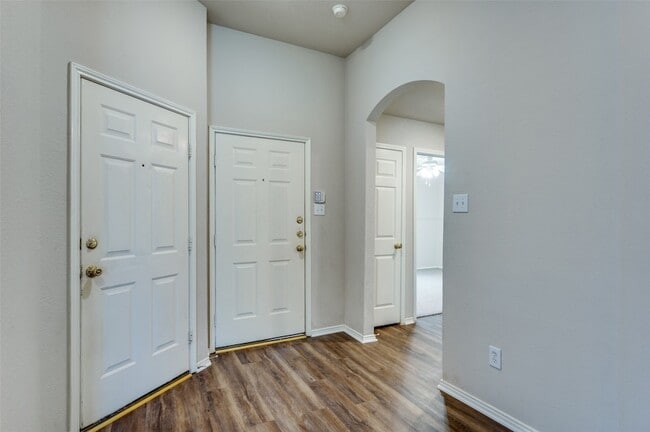 5608 Seafield Ln, Unit 6545 Pennsylvania Ave-202 in Fort Worth, TX - Building Photo - Building Photo