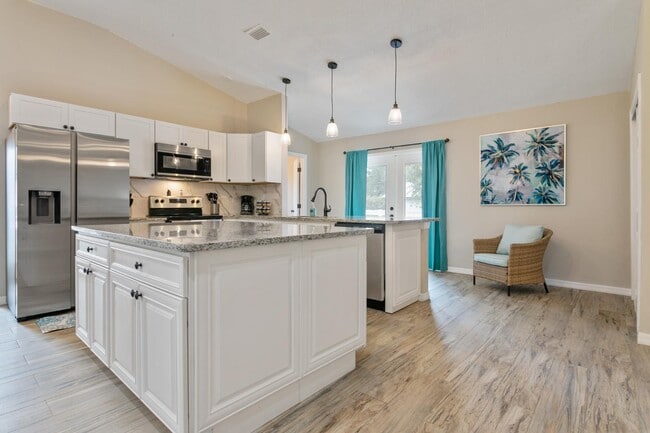 property at 3030 Amelia Rd