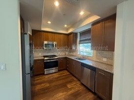 130 N Garden St in Ventura, CA - Building Photo