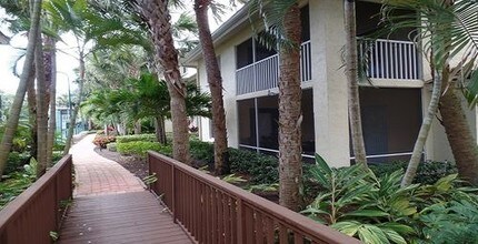 18104 Glenmoor Dr in West Palm Beach, FL - Building Photo - Building Photo