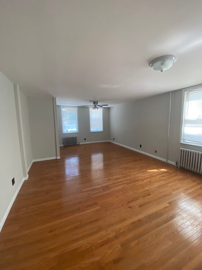 2568 14th St, Unit Ground Floor