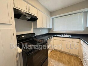 918 Lakewood Ln in Jonesboro, GA - Foto de edificio - Building Photo