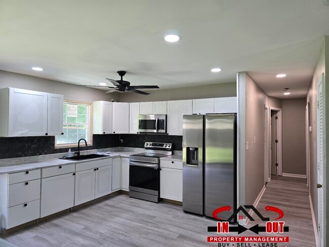 350 Longhorn Dr in Fayetteville, NC - Building Photo - Building Photo