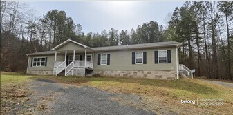 2900 Rolling Hill Rd in Pamplin, VA - Building Photo