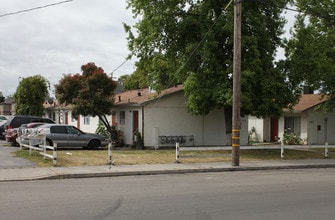 Casa Verde Apartments in Denair, CA - Foto de edificio - Building Photo