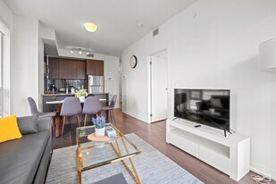 160 Lillian St, Unit SI ID1467813P in Toronto, ON - Building Photo