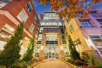 1145 N High St in Columbus, OH - Building Photo - Building Photo