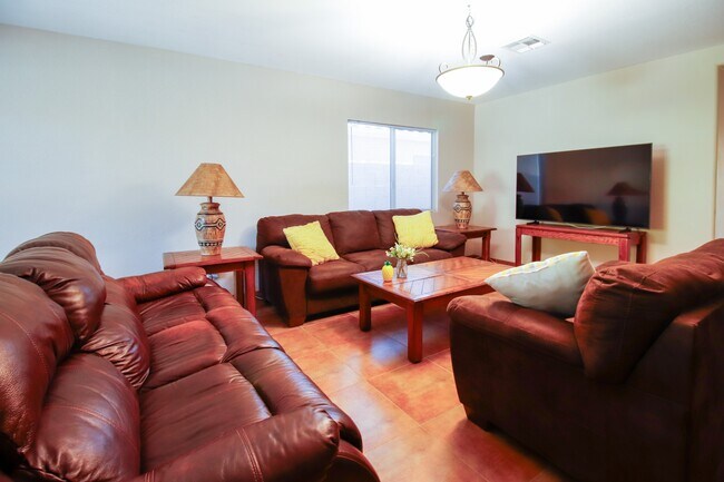 5263 E Silverbell Rd in San Tan Valley, AZ - Building Photo - Building Photo