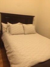 1450 N Leavitt St, Unit 2F in Chicago, IL - Building Photo - Building Photo