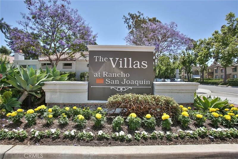 22 Navarre in Irvine, CA - Building Photo
