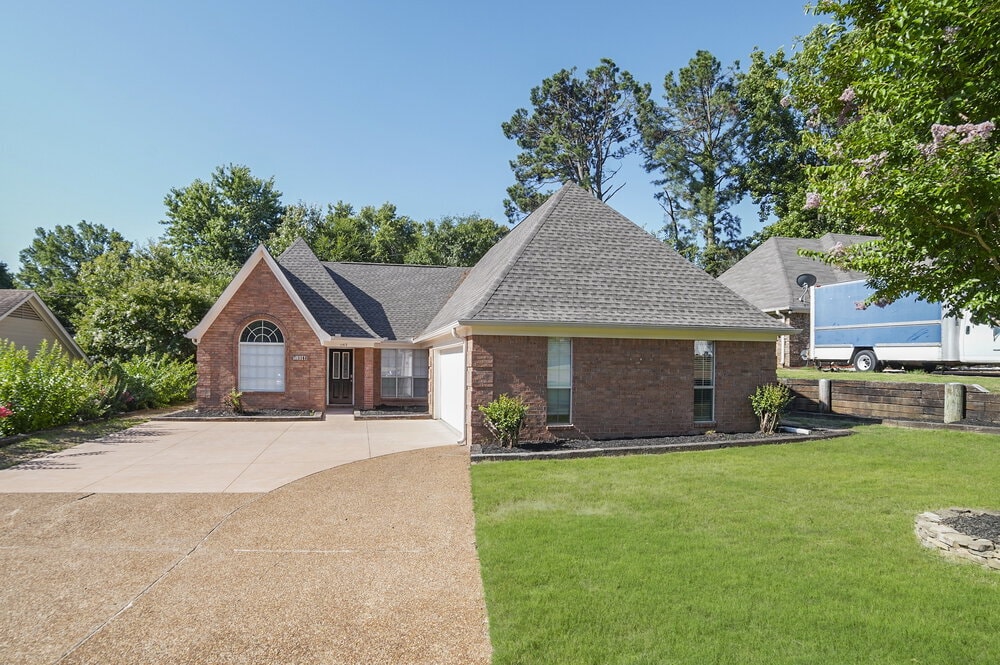 1163 Carriage Dr S in Southaven, MS - Building Photo