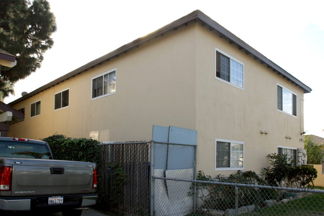 2632 E 15th St in Long Beach, CA - Building Photo - Building Photo