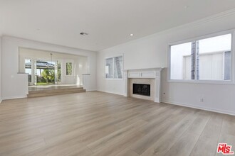 16808 Cll De Sarah in Los Angeles, CA - Building Photo - Building Photo