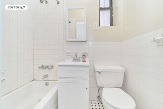 230 E 25th St in New York, NY - Building Photo - Building Photo