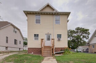 813 Woods Ave in Joliet, IL - Building Photo