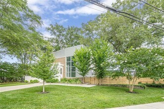 2269 Briarwood Hills Dr NE in Atlanta, GA - Building Photo - Building Photo