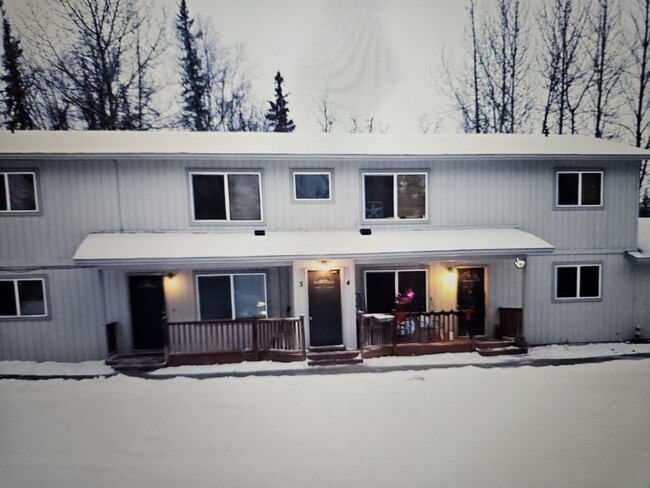 1001 E Northstar Cir, Unit 3 in Wasilla, AK - Building Photo - Building Photo