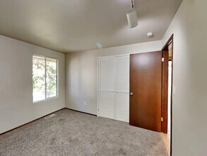 1307 SW 355th Pl in Federal Way, WA - Building Photo - Building Photo