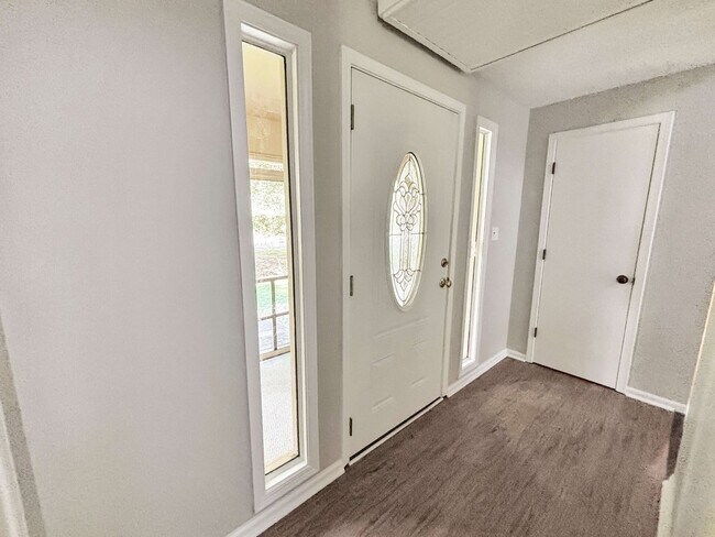 2026 N Cove Ct in Marietta, GA - Foto de edificio - Building Photo