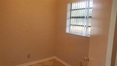 4491 Crystal Lake Dr in Pompano Beach, FL - Building Photo - Building Photo