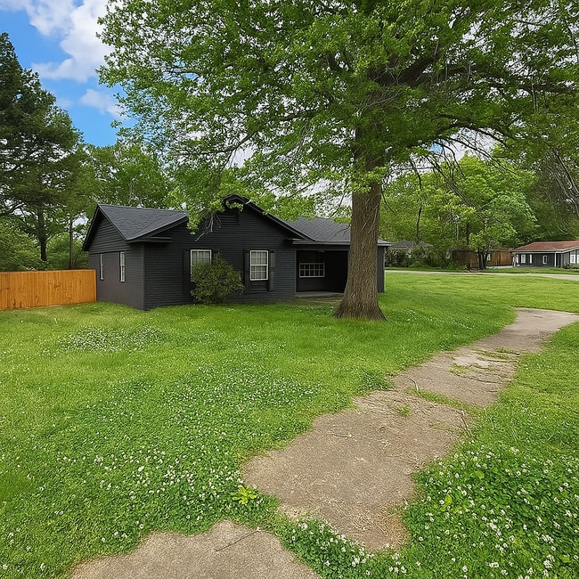 4192 Nam Ni Dr in Memphis, TN - Building Photo - Building Photo