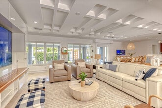 268 Imperial Ln in Lauderdale-by-the-Sea, FL - Foto de edificio - Building Photo