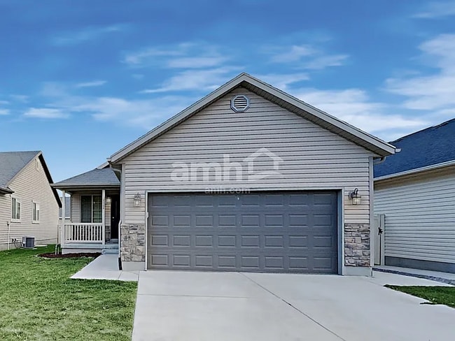 property at 1604 E Shadow Dr