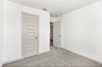 602 Thunder Cloud Dr in Mont Belvieu, TX - Building Photo - Building Photo