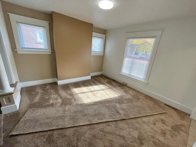 306 W 2nd St in Erie, PA - Foto de edificio - Building Photo