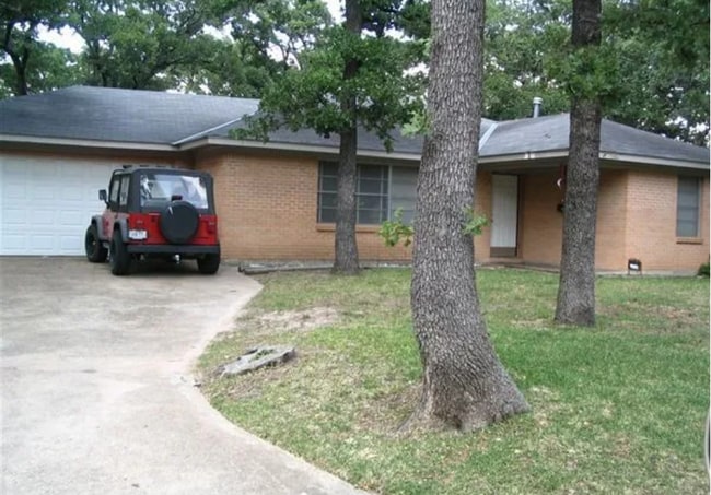property at 4005 Oaklawn St